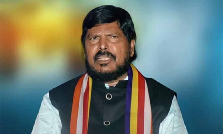 राज्य मंत्री रामदास आठवले ने कहा- राहुल गांधी पाकिस्तान की भाषा बोल रहे