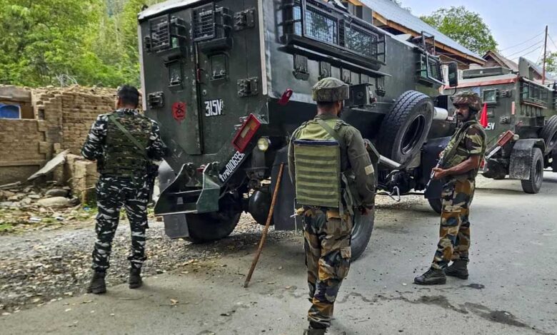 किश्तवाड़ में 2 आतंकी ढेर, सुरक्षाबलों ने 2 सप्ताह में 8 दशतहगर्दों को मार गिराया