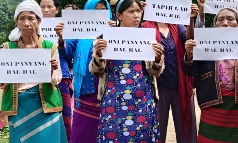 अरुणाचल प्रदेश में सैकड़ों लोगों ने सड़कों पर उतरकर सियांग नदी पर प्रस्तावित SUMP के खिलाफ जोरदार विरोध प्रदर्शन