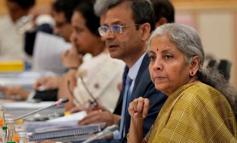 GST परिषद अपनी अगली बैठक में कर की दरों को तर्कसंगत बनाने, क्षतिपूर्ति उपकर पर चर्चा होने की संभावना