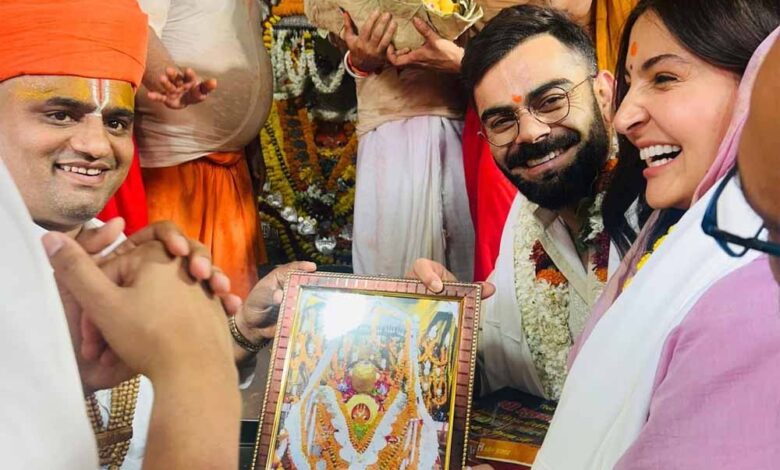 रामलला के दर्शन कस लिए अयोध्या पहुंचे विराट -अनुष्का