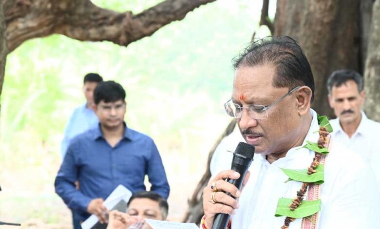 रायपुर : मुख्यमंत्री की घोषणाओं पर मुलेर में शुरू हुआ अमल