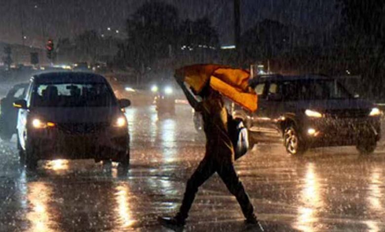 उमस भरी गर्मी से मिलेगी राहत, 8 डिग्री तक लुढ़केगा पारा; तूफान का अलर्ट