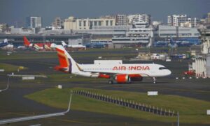 ईरान-युद्ध-का-air-india-पर-बड़ा-असर,-एयरलाइन-को-अचानक-लेना-पड़ा-बड़ा-फैसला
