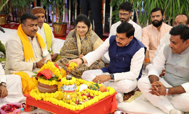सीएम-डॉ.-यादव-ने-किया-इंडस्ट्रियल-पार्क-का-भूमि-पूजन,-बोले-गरीब-अन्नदाता-युवा-नारी-का-होगा-कल्याण
