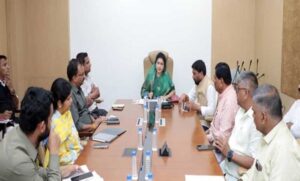 मेट्रो-निर्माण-से-प्रभावित-मार्गों-की-तत्काल-करायें-मरम्मत,-आमजन-की-सुविधा-हमारी-सर्वोच्च-प्राथमिकता:-राज्यमंत्री-गौर